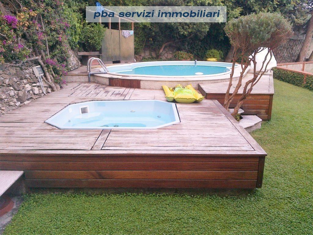 Alassio Splendido Appartamento In Villa Con Giardino Piscina Ed Ampi Terrazzi Vista Mare P B A Servizi Immobiliari